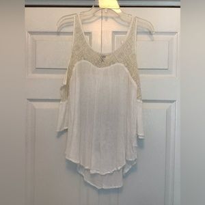 EUC Umgee Cold shoulder White with cream lace shirt, size small